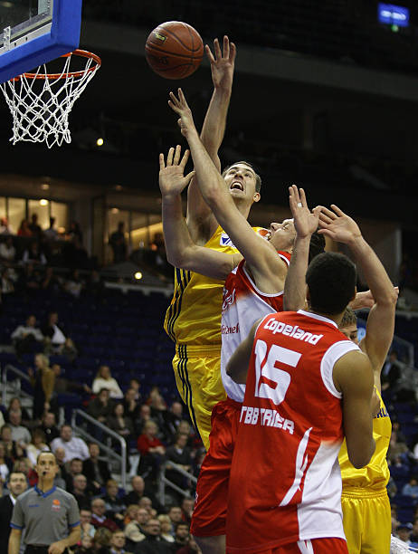 成绩往往牵 成绩往往牵