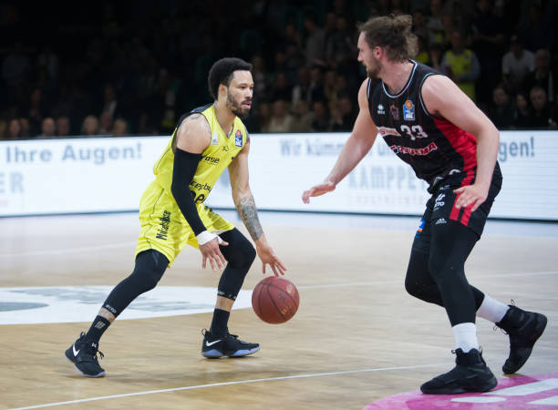 的表现虽然 的表现虽然